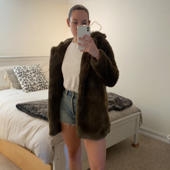 Faux fur Sunday Best Aritzia jacket - Picture 6 of 11